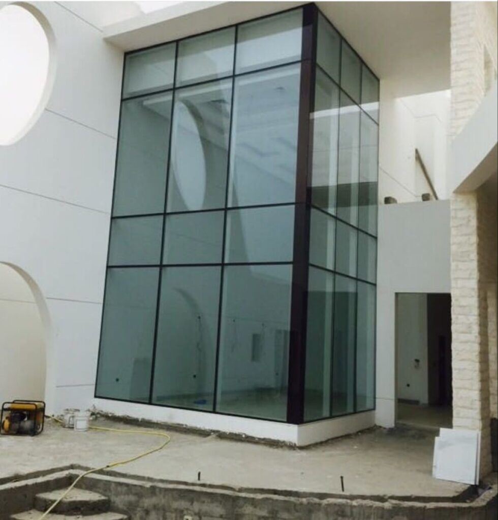 واجهات ألمنيوم للفلل والمحلات